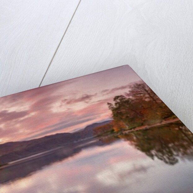 Derwentwater pier by Assaf Frank